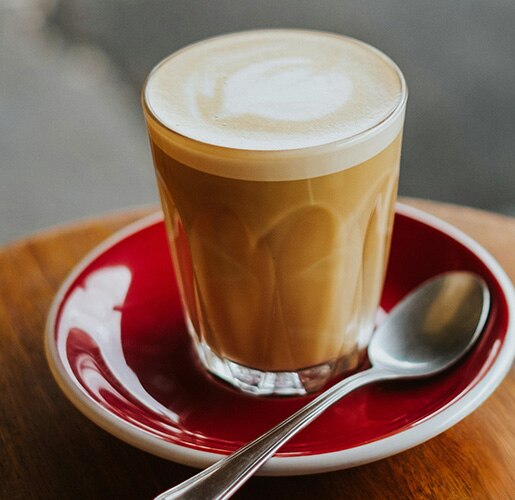 laud cortado kohvi ja suhkrupurgiga